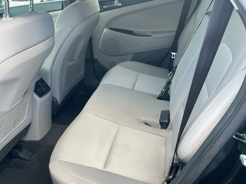 
								2017 Hyundai Tucson Value Sport Utility 4D full									