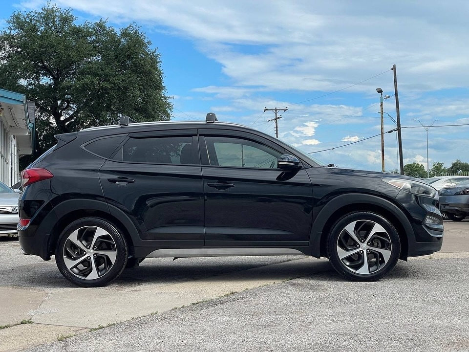 
								2017 Hyundai Tucson Value Sport Utility 4D full									