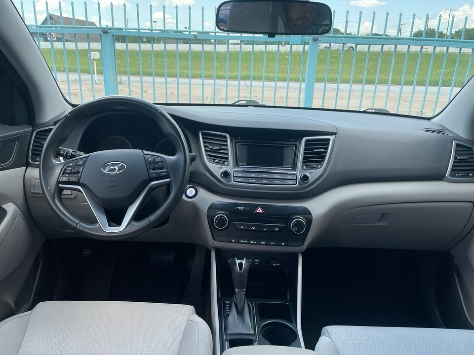 
								2017 Hyundai Tucson Value Sport Utility 4D full									
