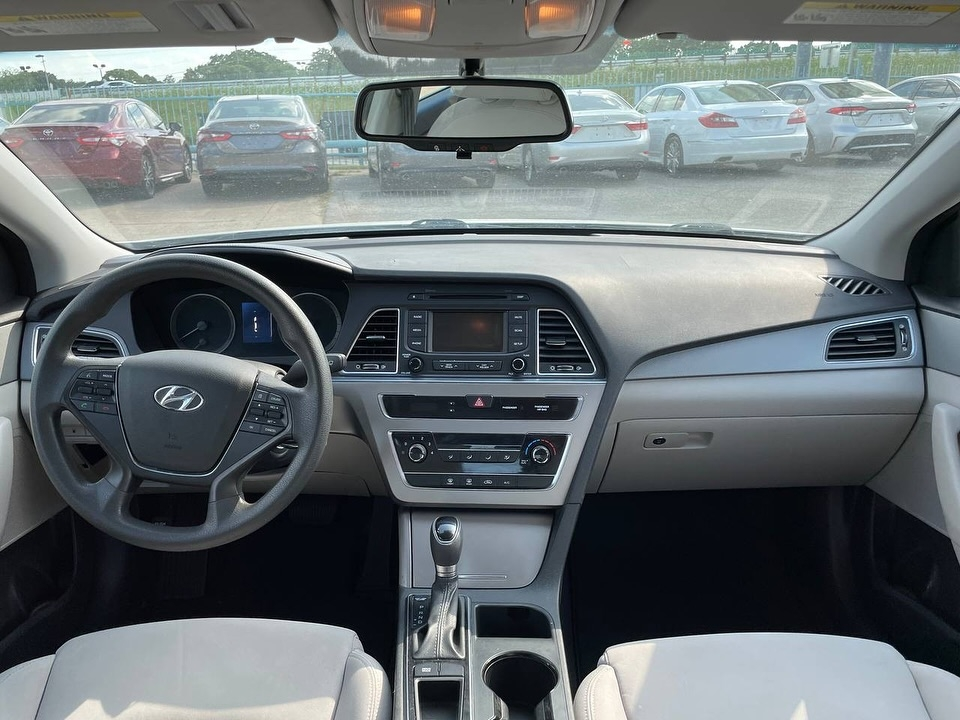 
								2015 Hyundai Sonata Eco Sedan 4D full									