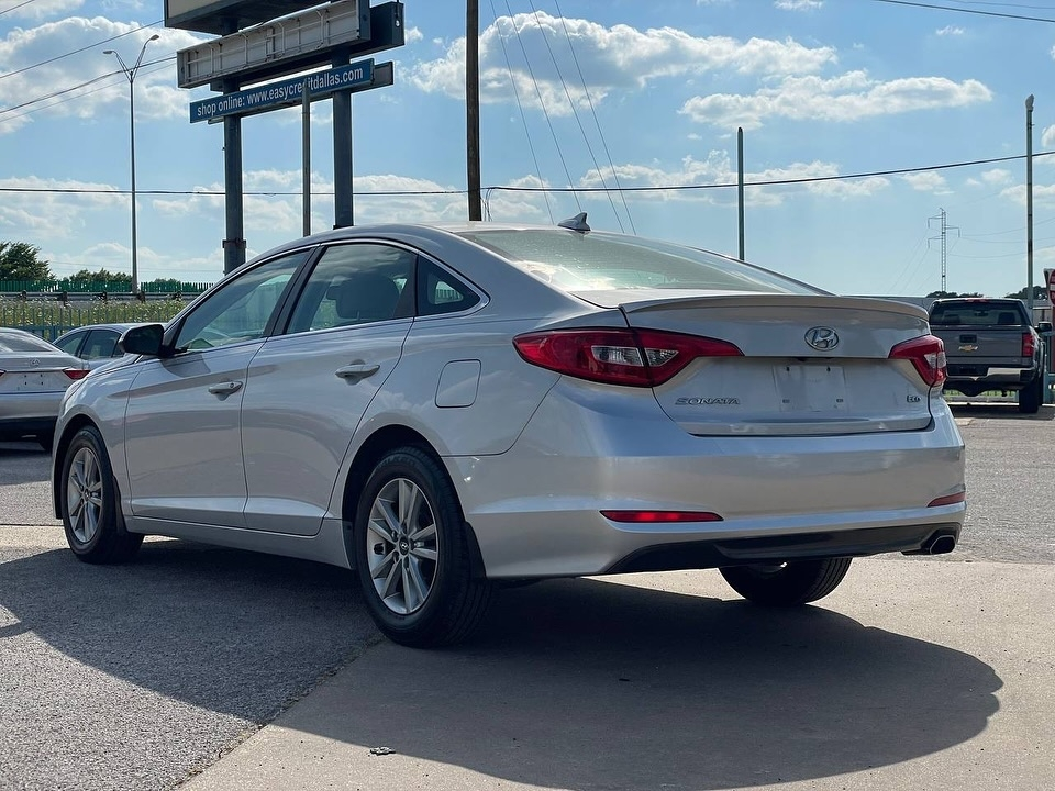 
								2015 Hyundai Sonata Eco Sedan 4D full									