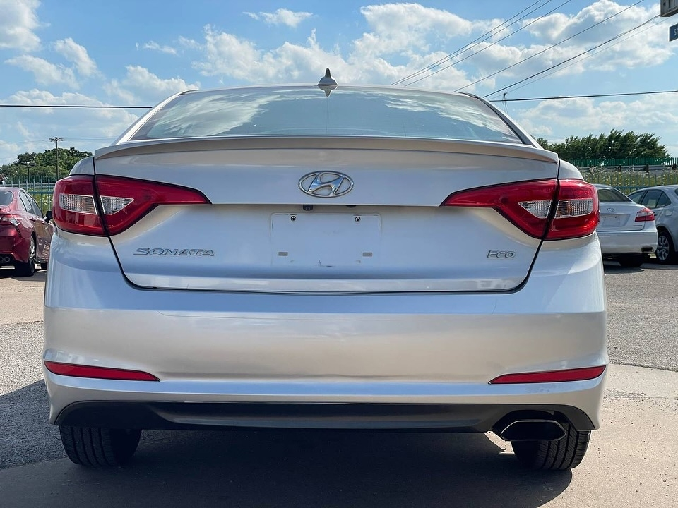
								2015 Hyundai Sonata Eco Sedan 4D full									