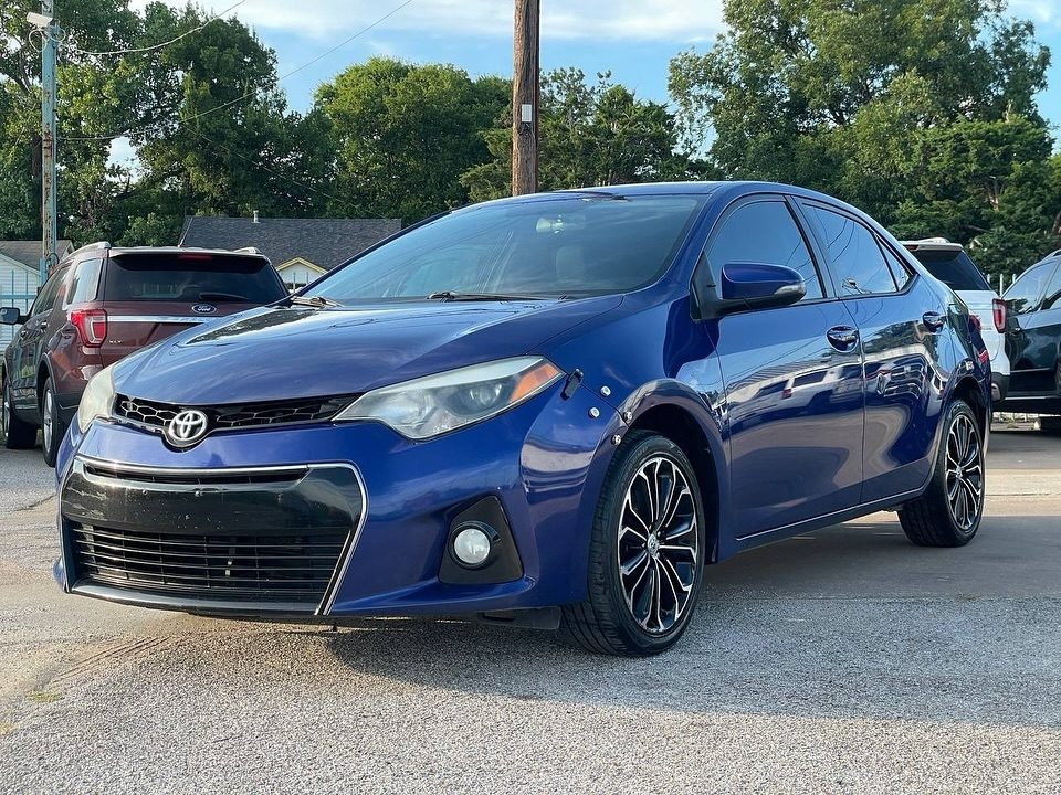 
								2015 Toyota Corolla S Plus Sedan 4D full									