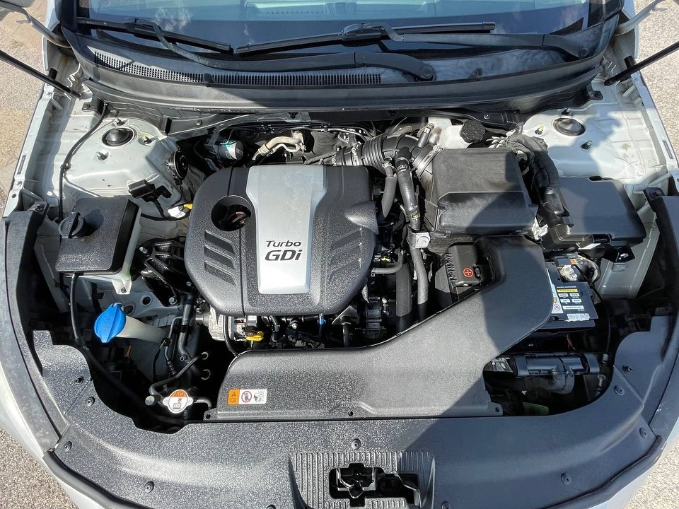 
								2015 Hyundai Sonata Eco Sedan 4D full									