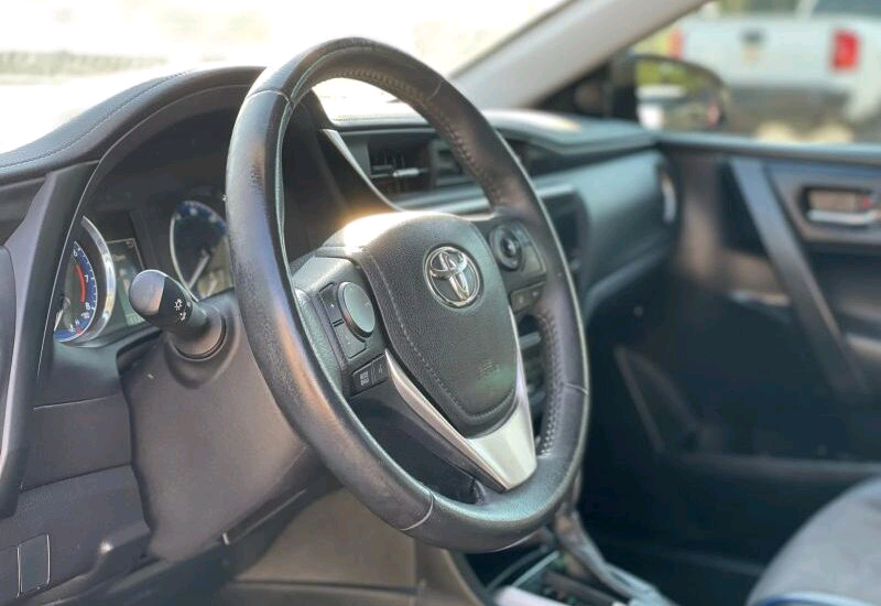 
								2018 Toyota Corolla SE Sedan 4D full									