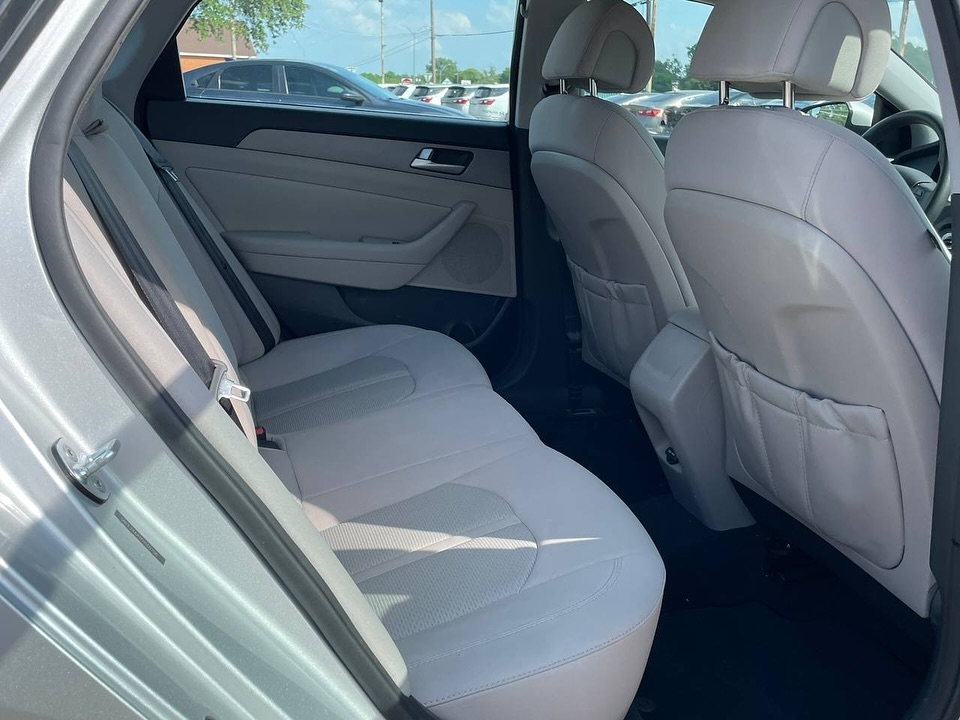 
								2015 Hyundai Sonata Eco Sedan 4D full									